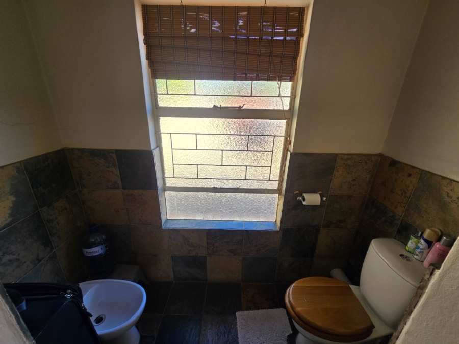4 Bedroom Property for Sale in Heuwelsig Free State